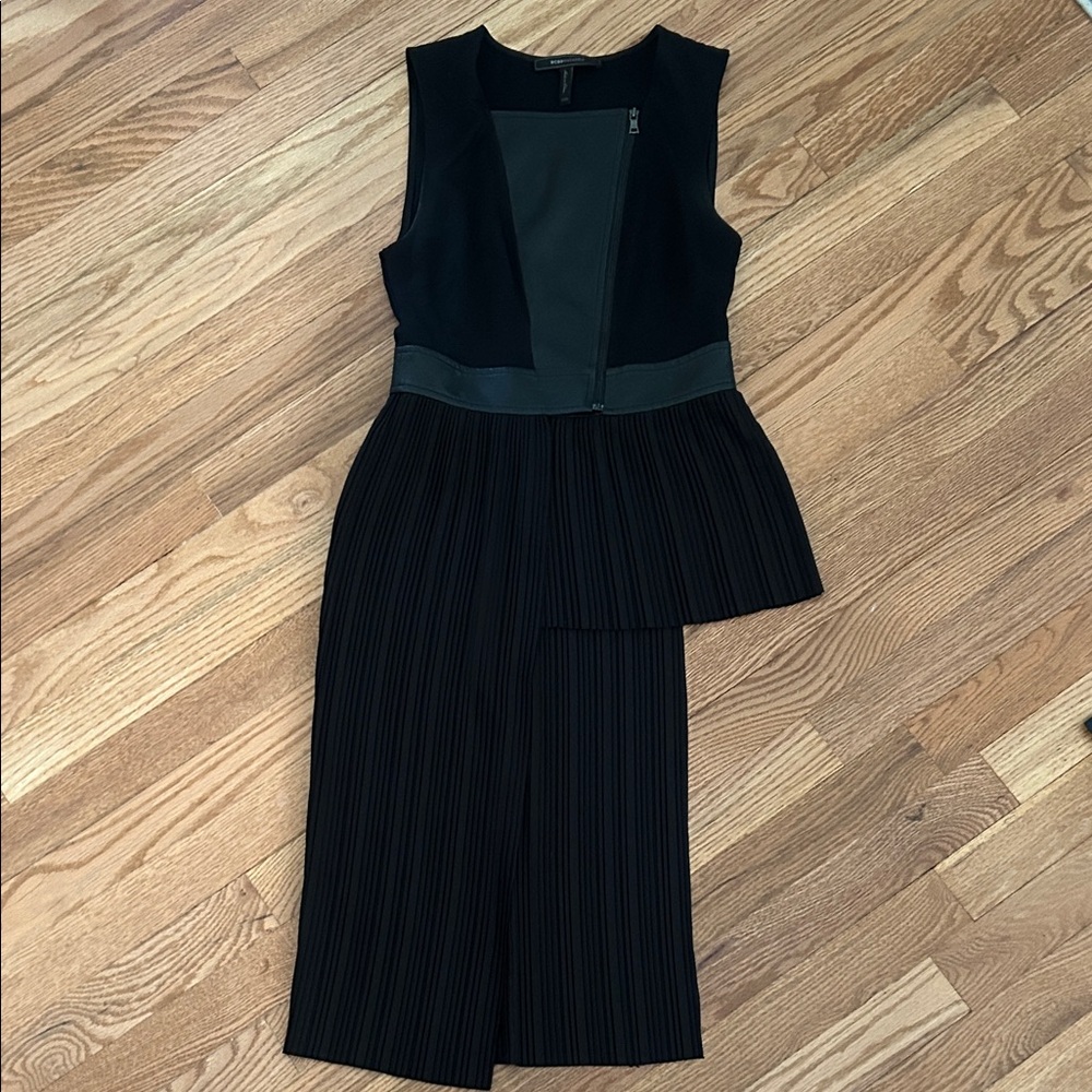 BCBGMaxAzria Black Sleeveless Asymmetrical Pleated Jumpsuit